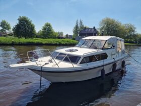 Nidelv 28 met Boeg- en Hekschroef (Noorse spitsgatter) 9002024