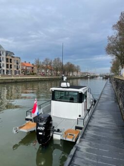 Axopar 28 Cabin R-Version met boegschroef (4002025)