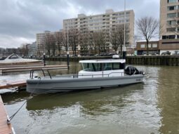 Axopar 28 Cabin R-Version met boegschroef (4002025)