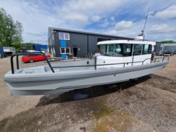 Axopar 28 Cabin R-Version met boegschroef (4002025)